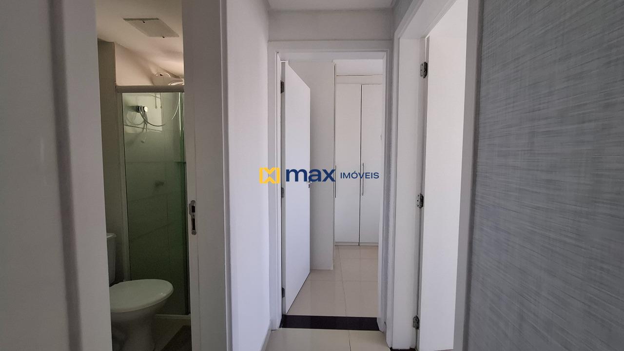 Apartamento para aluguel no Espinheiros: Hall dos Quartos