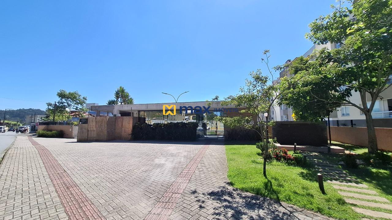 Apartamento para aluguel no Espinheiros: Fachada