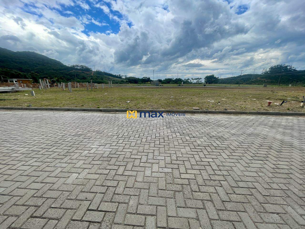 Terreno à venda no Rio do Meio: Terreno