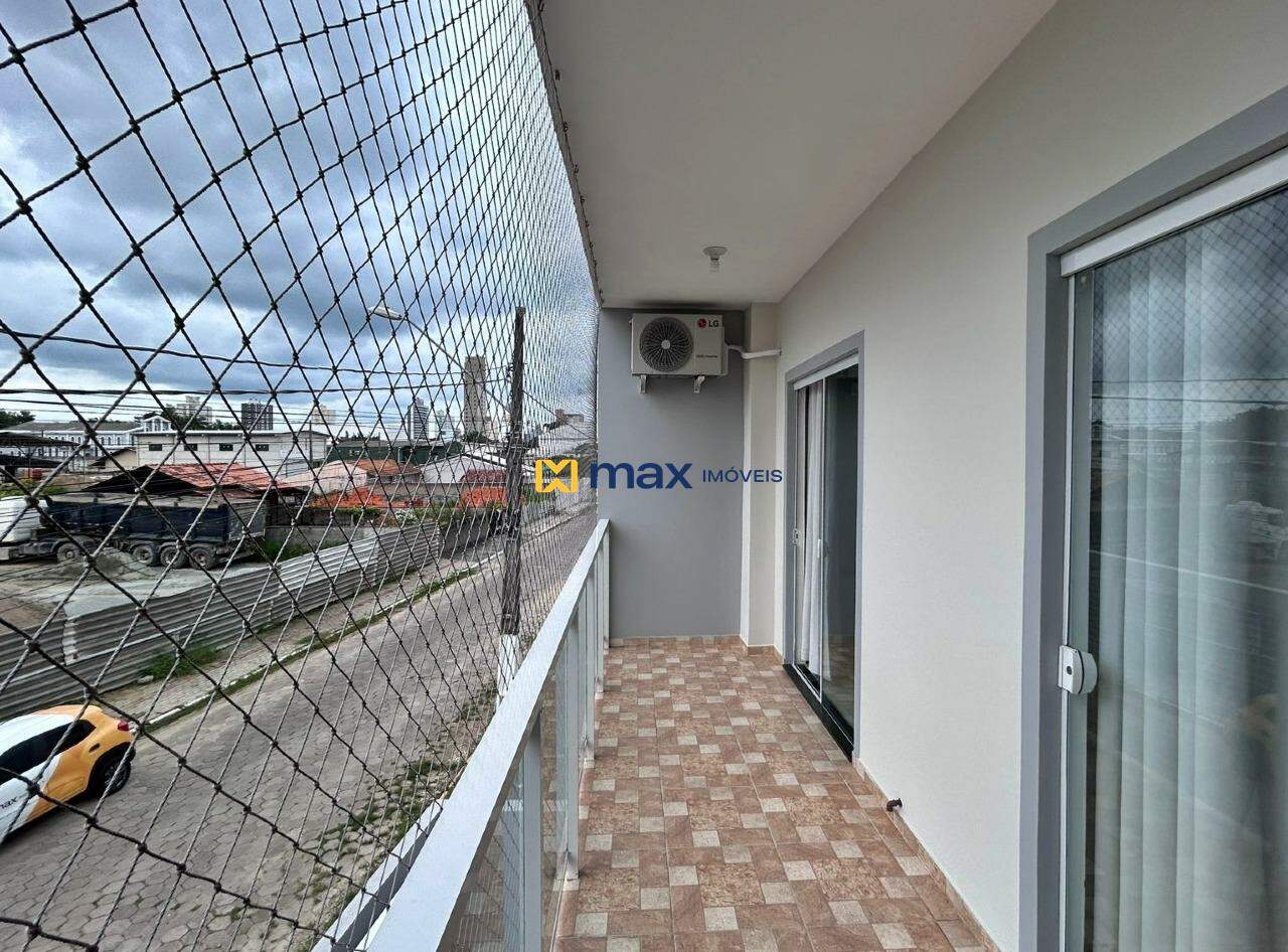 Casa à venda no Centro: Sacada