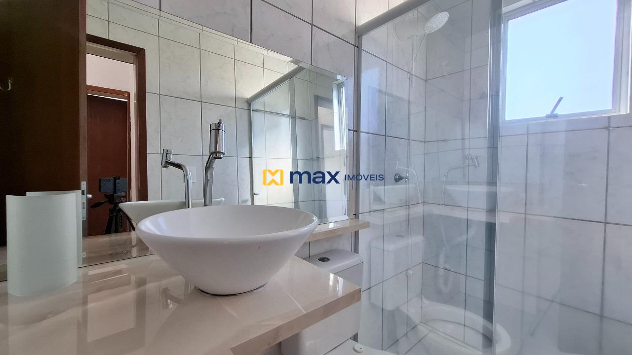 Apartamento à venda no Itaipava: Banheiro social