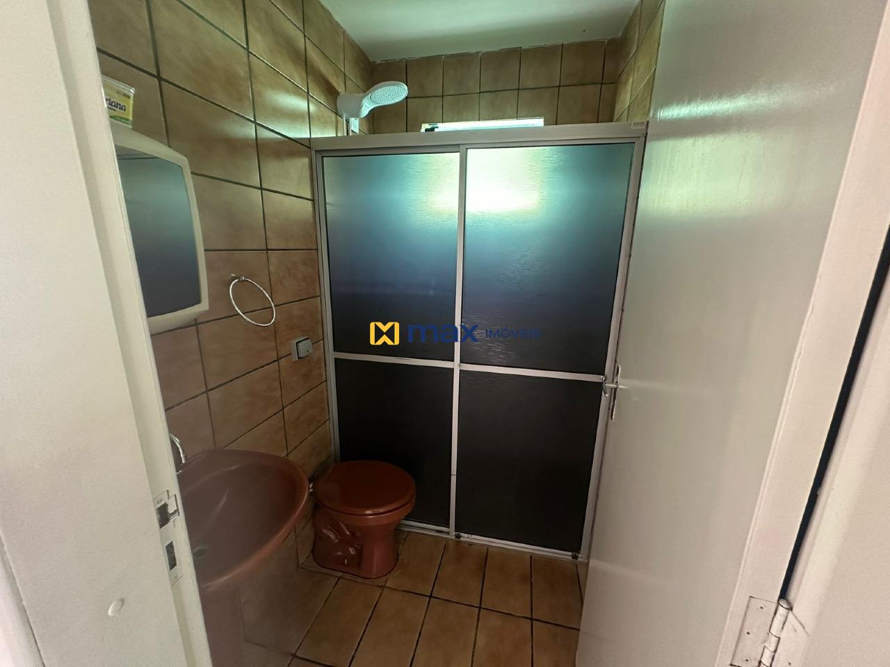 Casa para aluguel no Cordeiros: Banheiro Social 