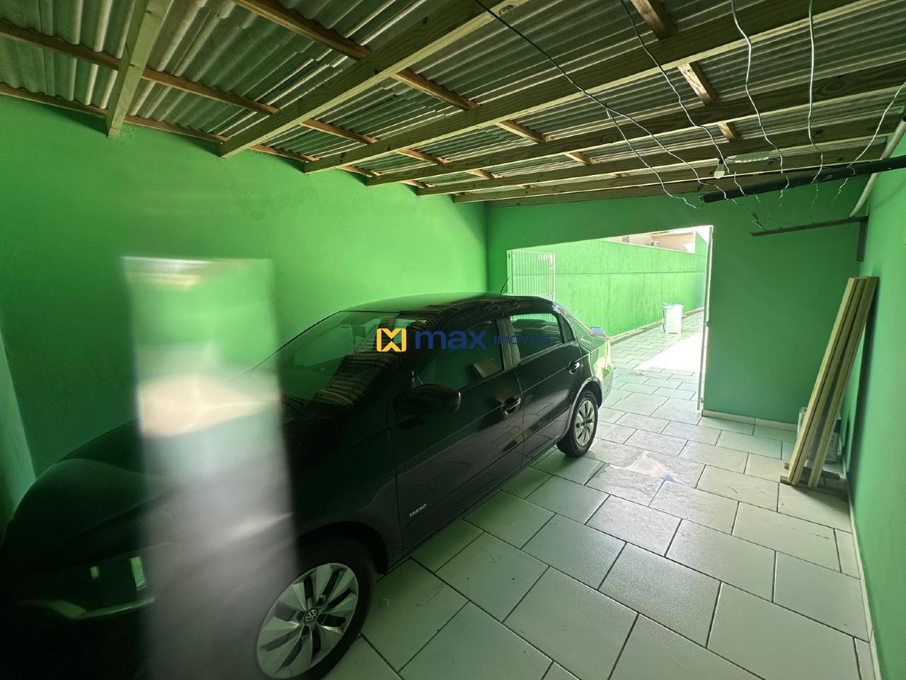 Casa para aluguel no Cordeiros: Garagem