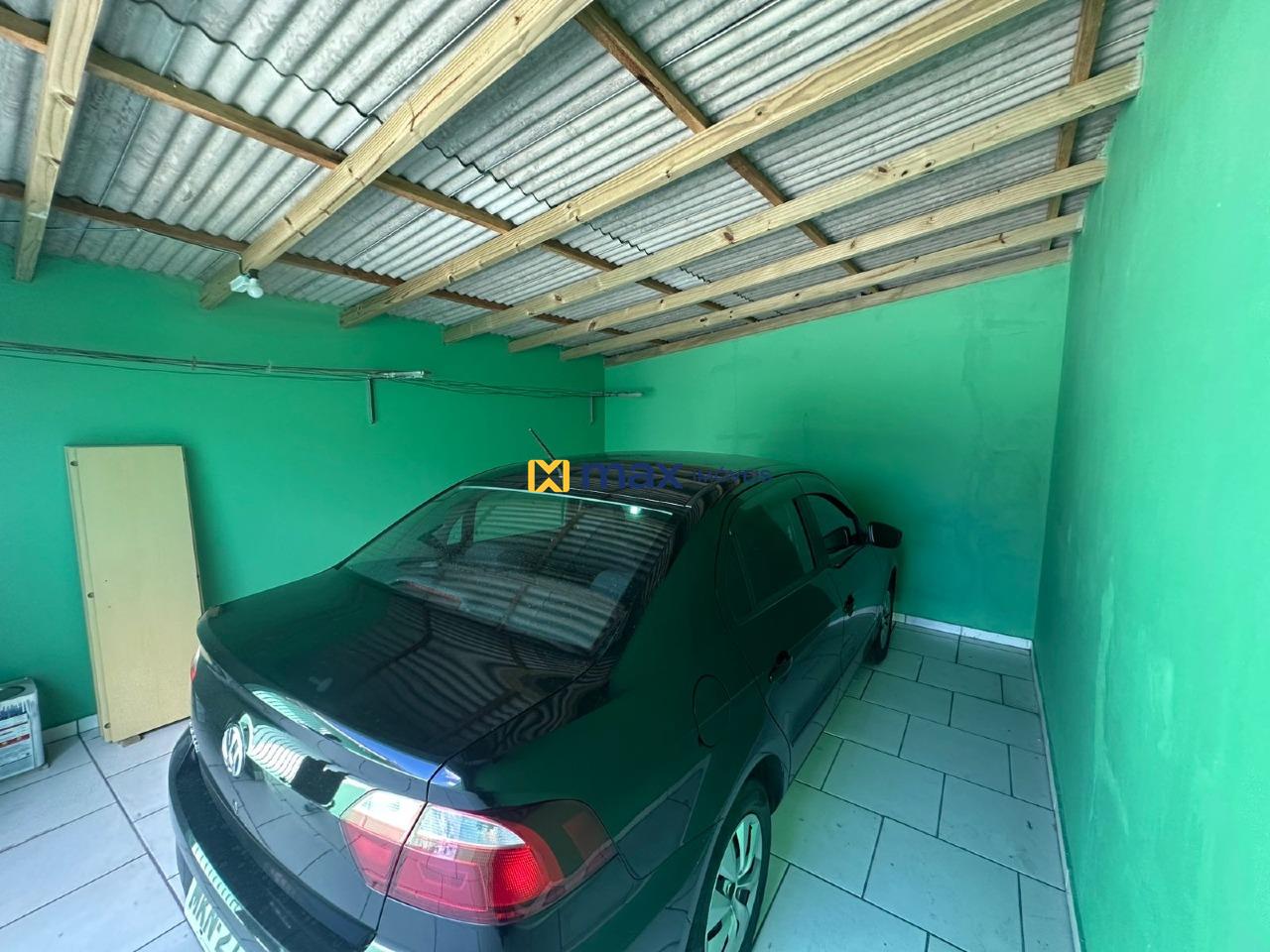 Casa para aluguel no Cordeiros: Garagem 