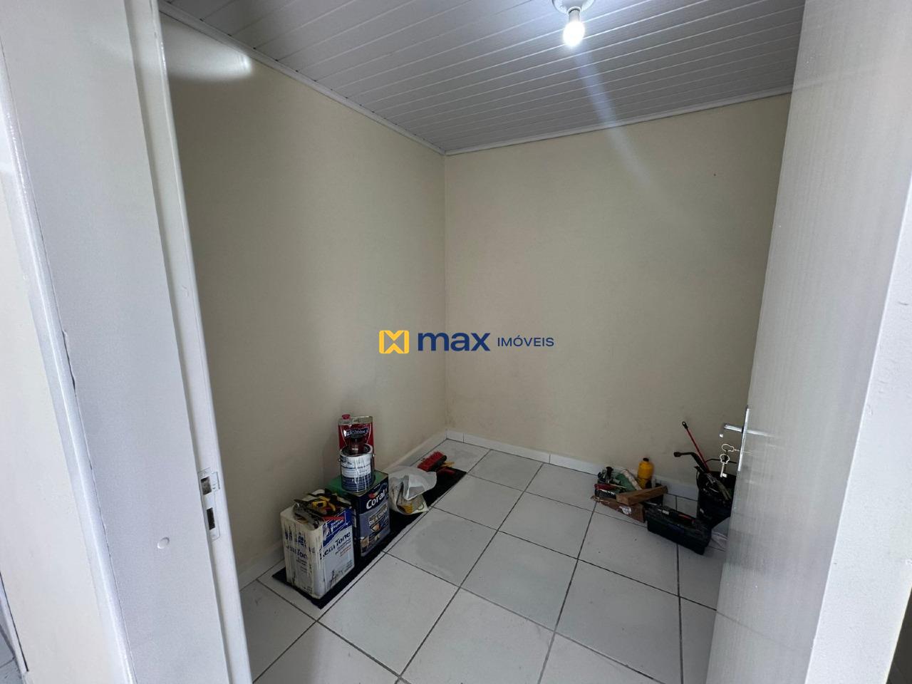 Casa para aluguel no Cordeiros: Despensa