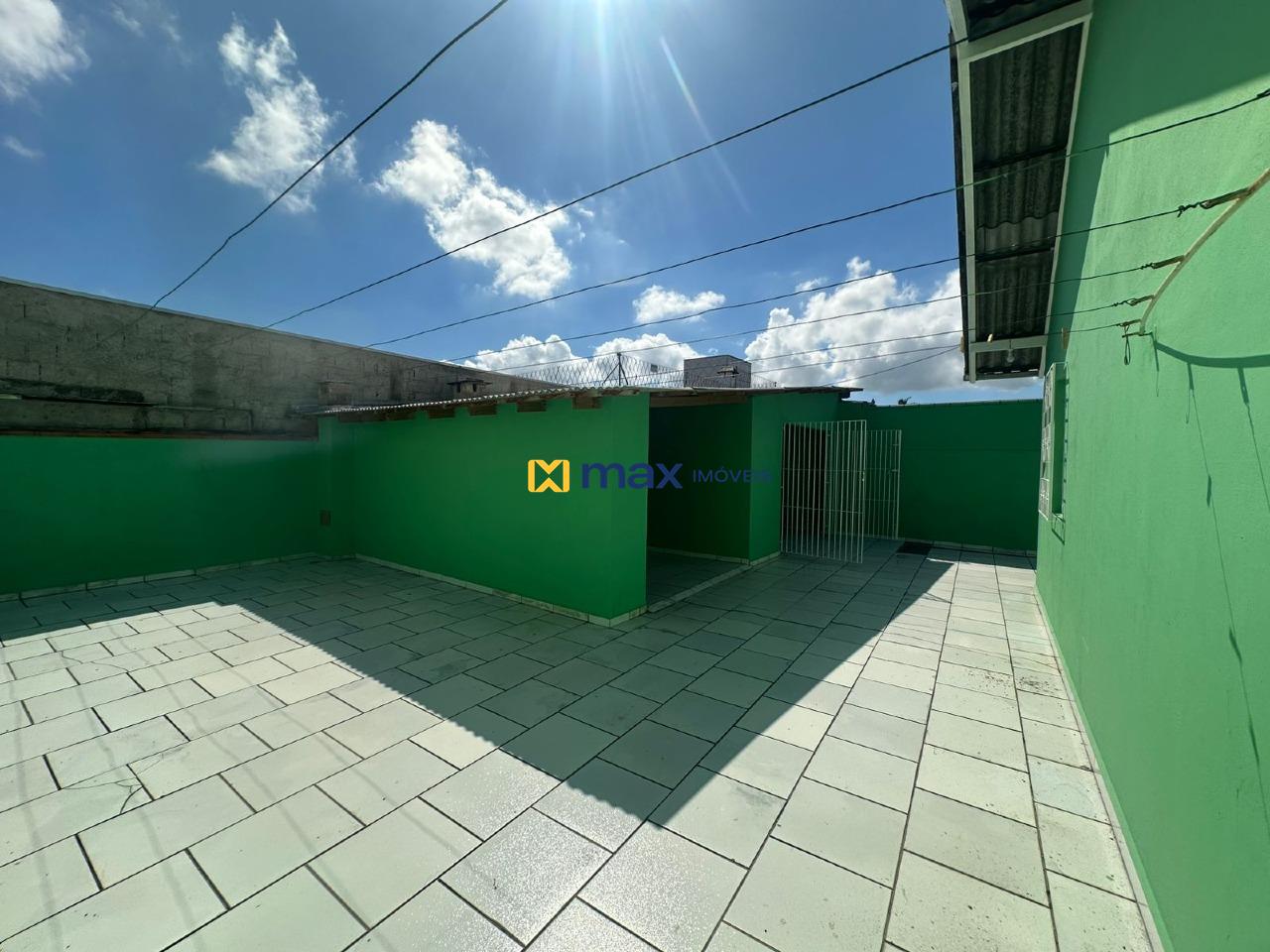 Casa para aluguel no Cordeiros: Patio Fundos 