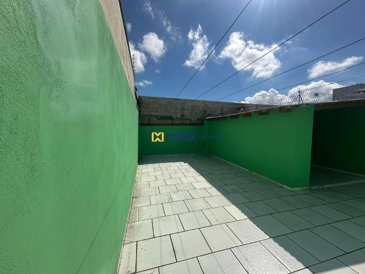 Casa para aluguel no Cordeiros: Patio Fundos