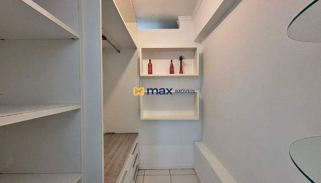 Apartamento à venda no Centro: closet suíte 1