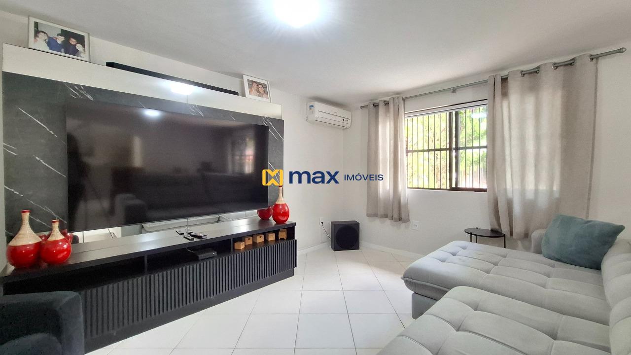 Casa à venda no Fazendinha: Sala de estar