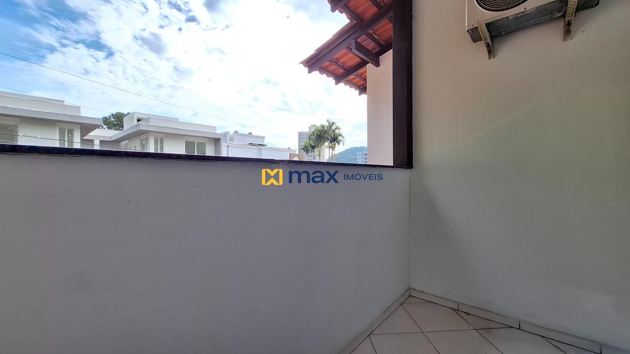 Casa à venda no Fazendinha: Sacada