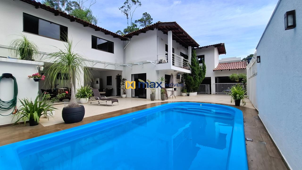 Casa à venda no Fazendinha: Piscina