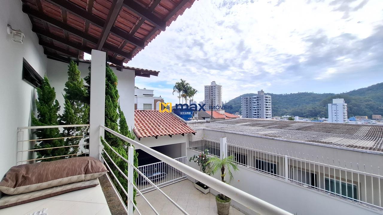 Casa à venda no Fazendinha: Sacada 