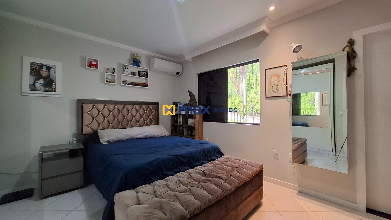 Casa à venda no Fazendinha: Suíte