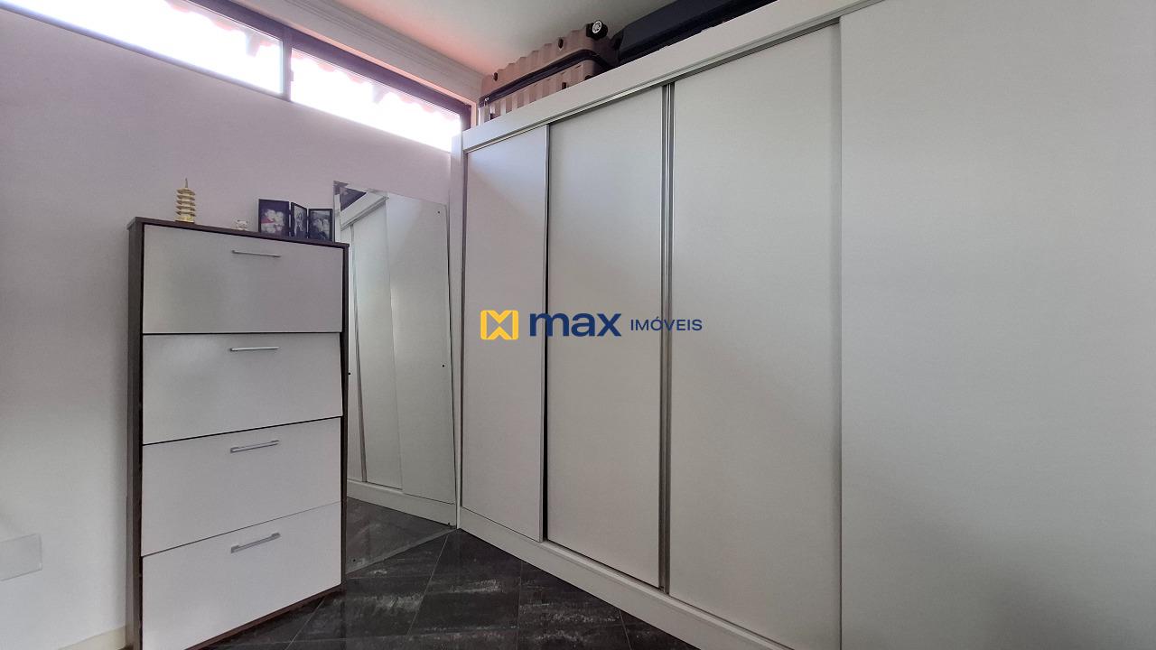 Casa à venda no Fazendinha: Closet