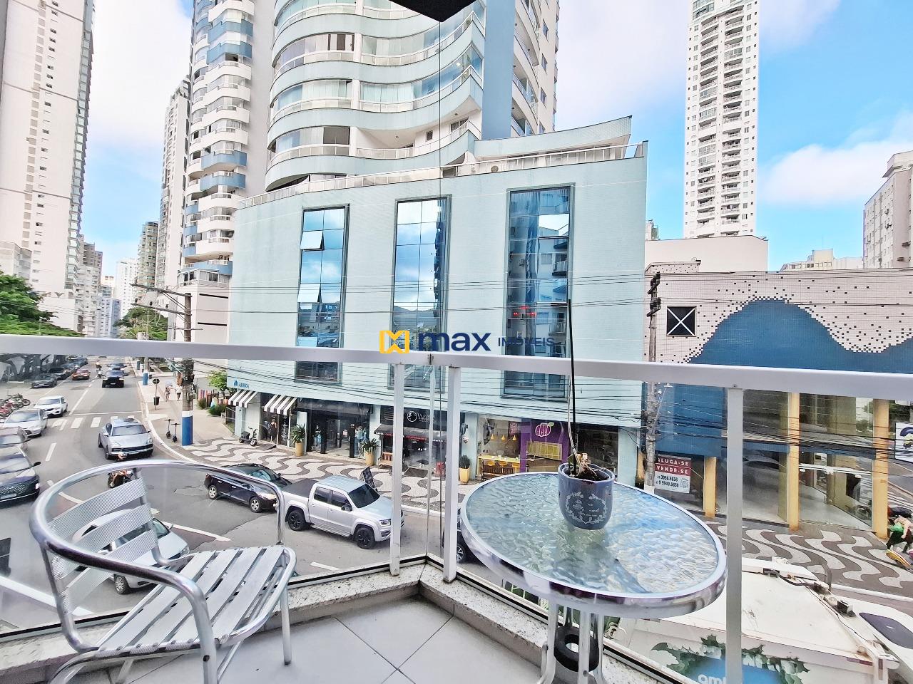 Apartamento para aluguel no Centro: Sacada Sala