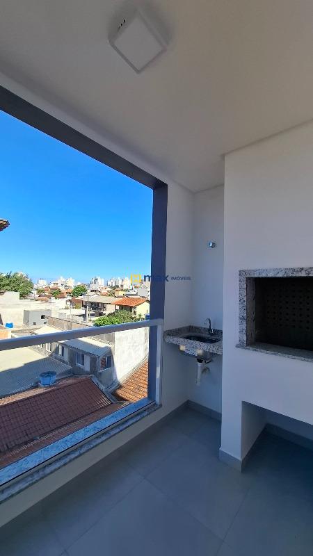 Apartamento para aluguel no Gravatá: Sacada com churrasqueira