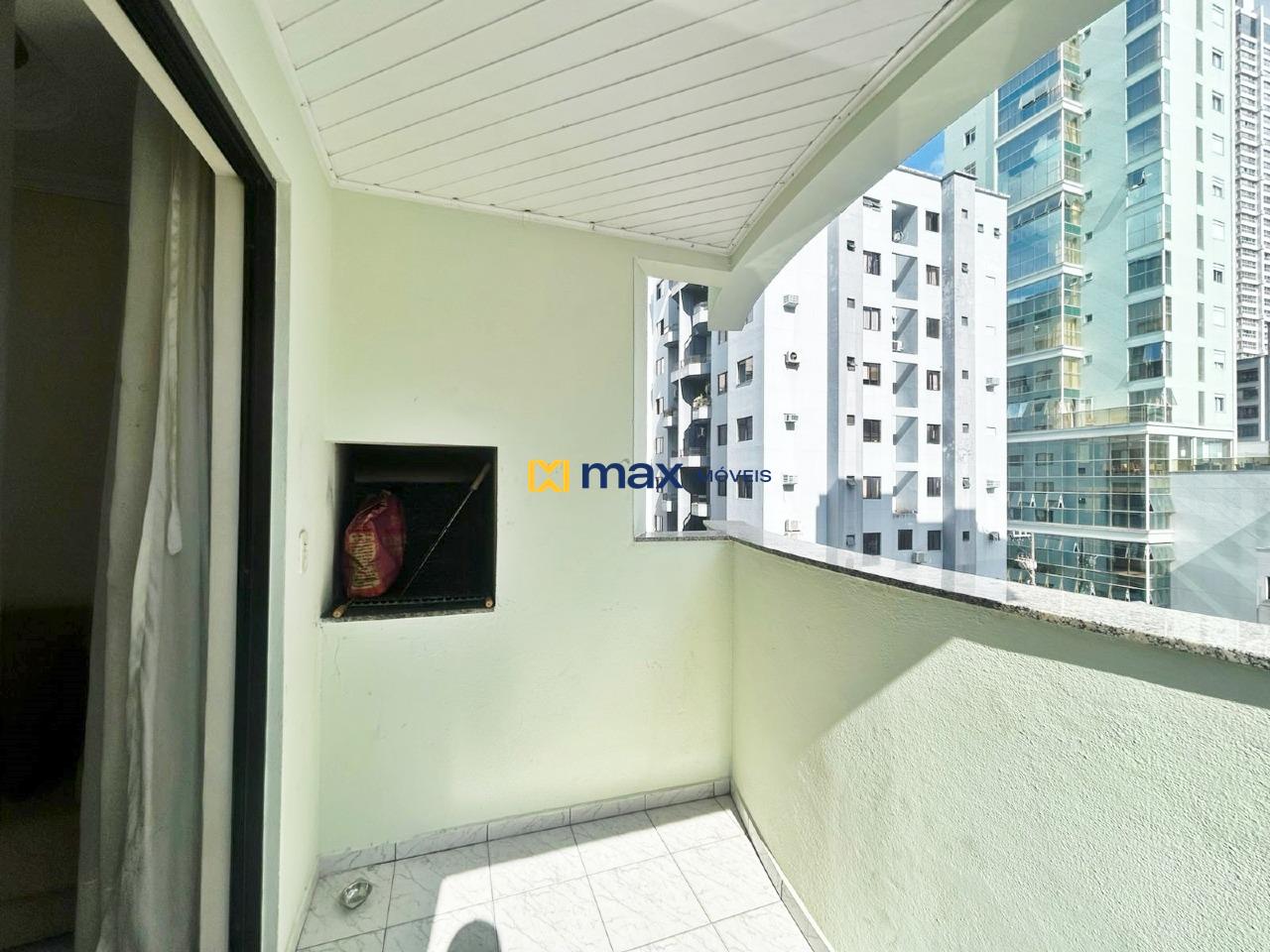 Apartamento para aluguel no Centro: Sacada com churrasqueira