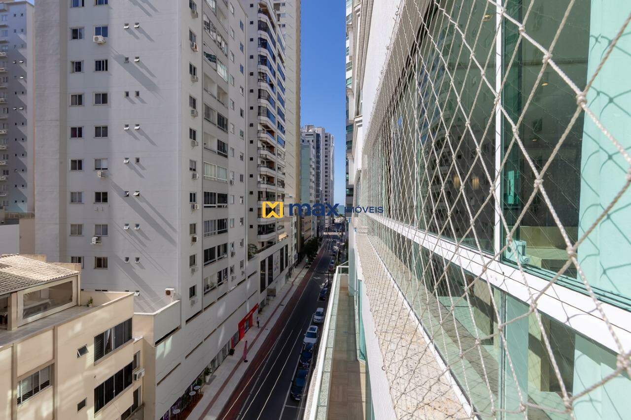 Apartamento à venda no Centro: Rua reta ao mar