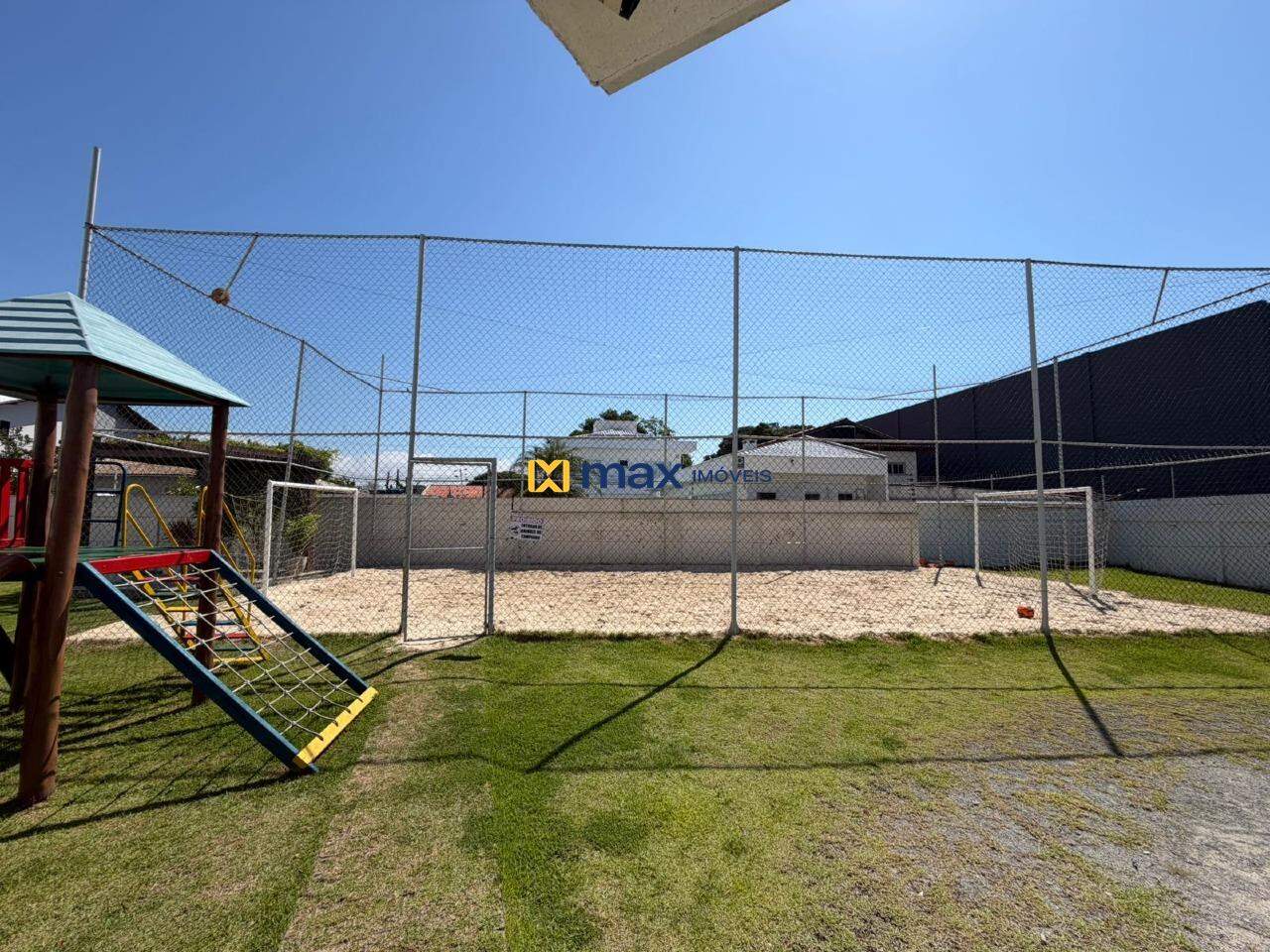 Apartamento para aluguel no Centro: Quadra de areia