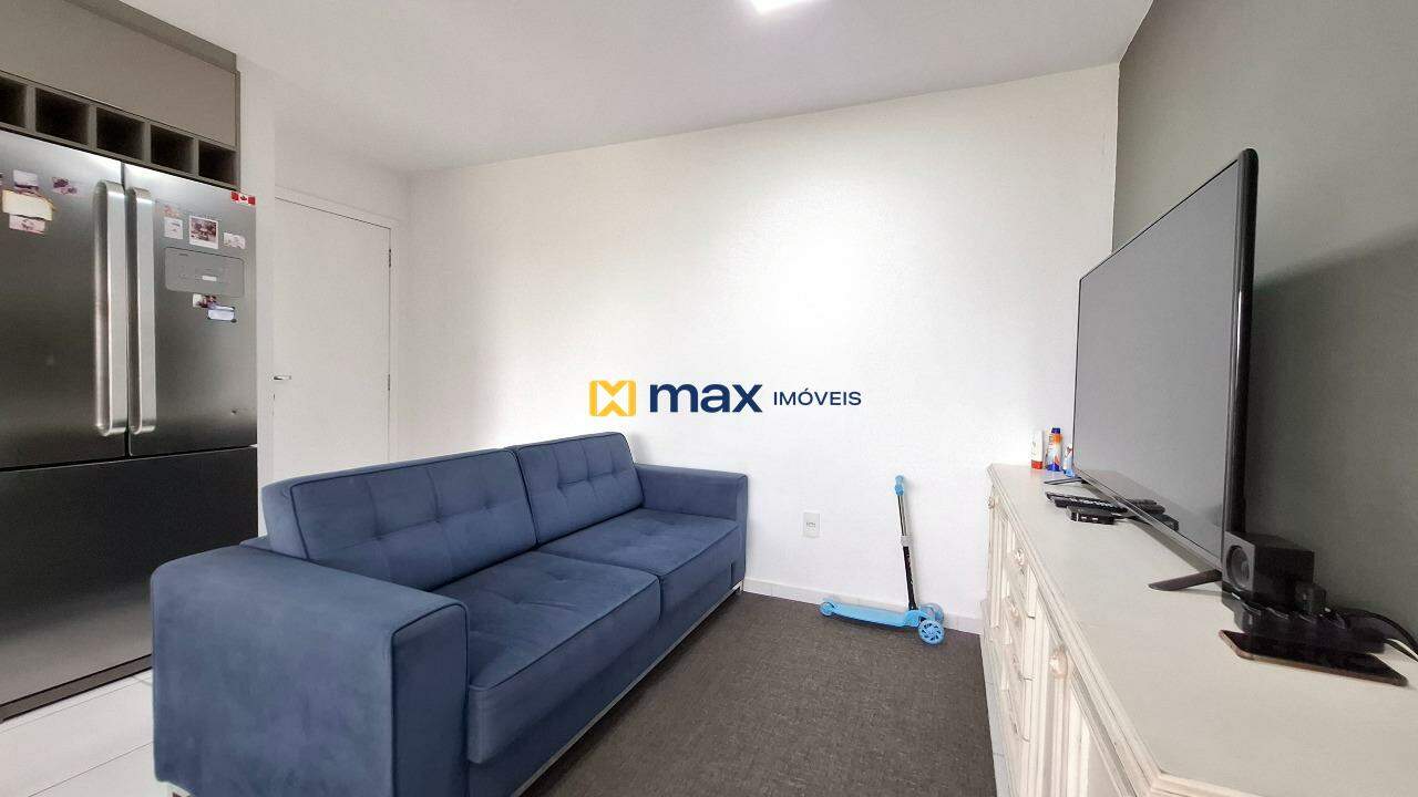 Apartamento à venda no Espinheiros: Living integrado