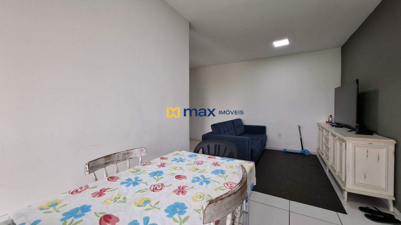 Apartamento à venda no Espinheiros: Living integrado