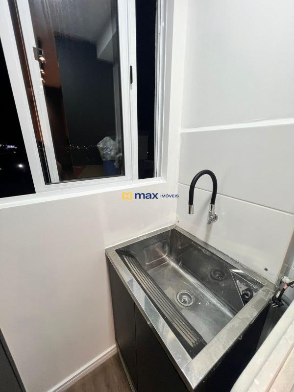 Apartamento para aluguel no Ressacada: Área de serviço