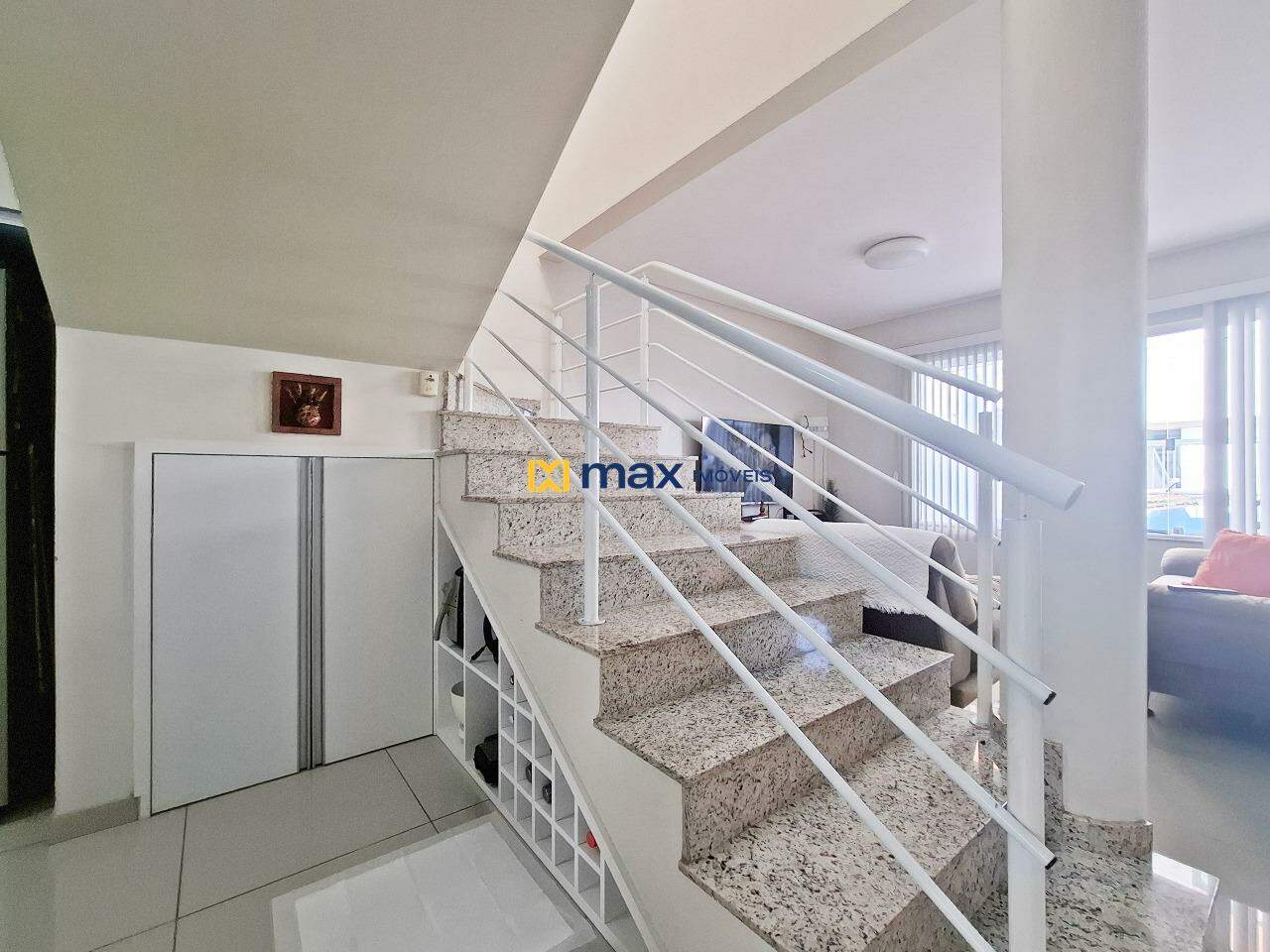 Casa à venda no Centro: Escadaria