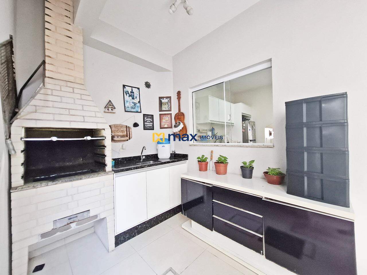 Casa à venda no Centro: Fundos Área Externa/Churrasqueira