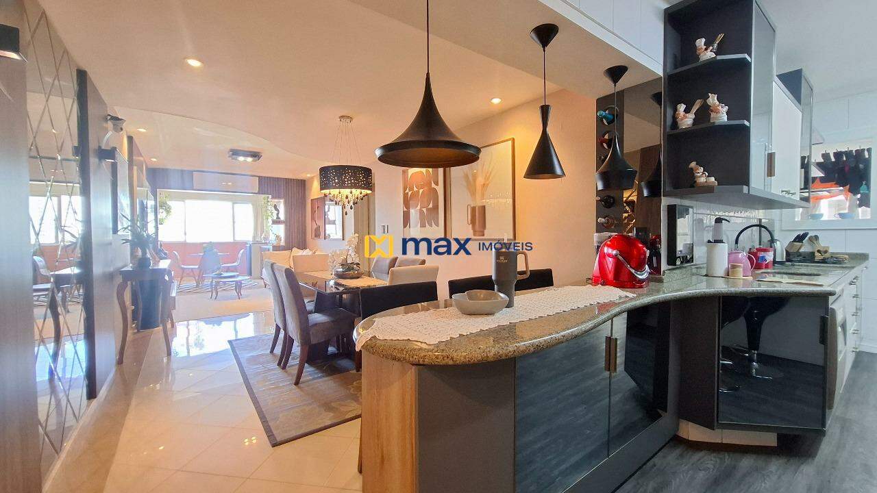 Apartamento à venda no Centro: Entrada