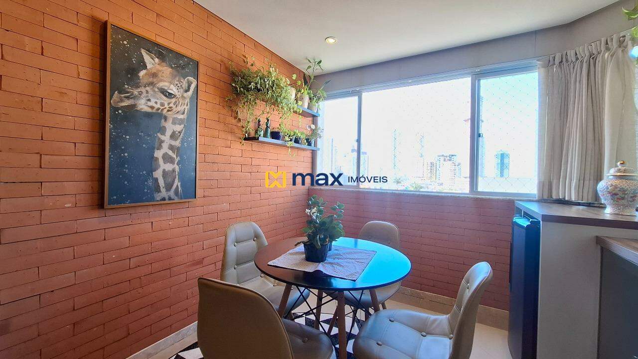 Apartamento à venda no Centro: Sacada