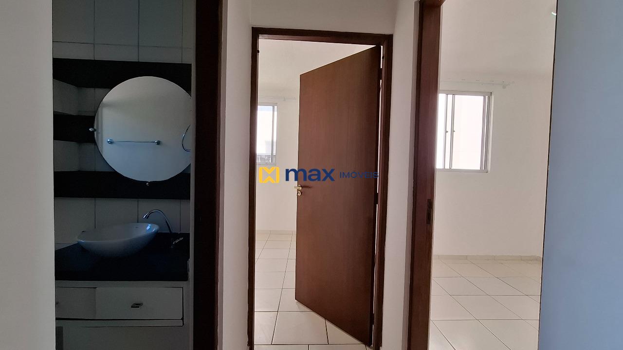 Apartamento para aluguel no Espinheiros: Corredor