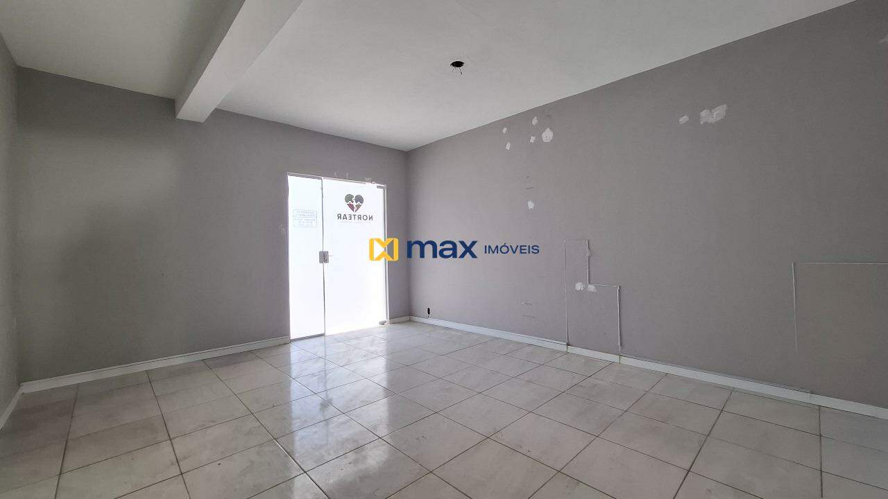 Casa Comercial à venda no Centro: Sala 1