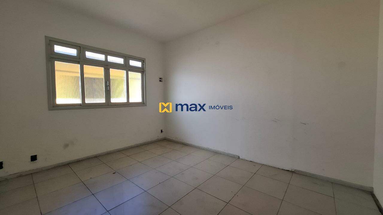 Casa Comercial à venda no Centro: Sala 6