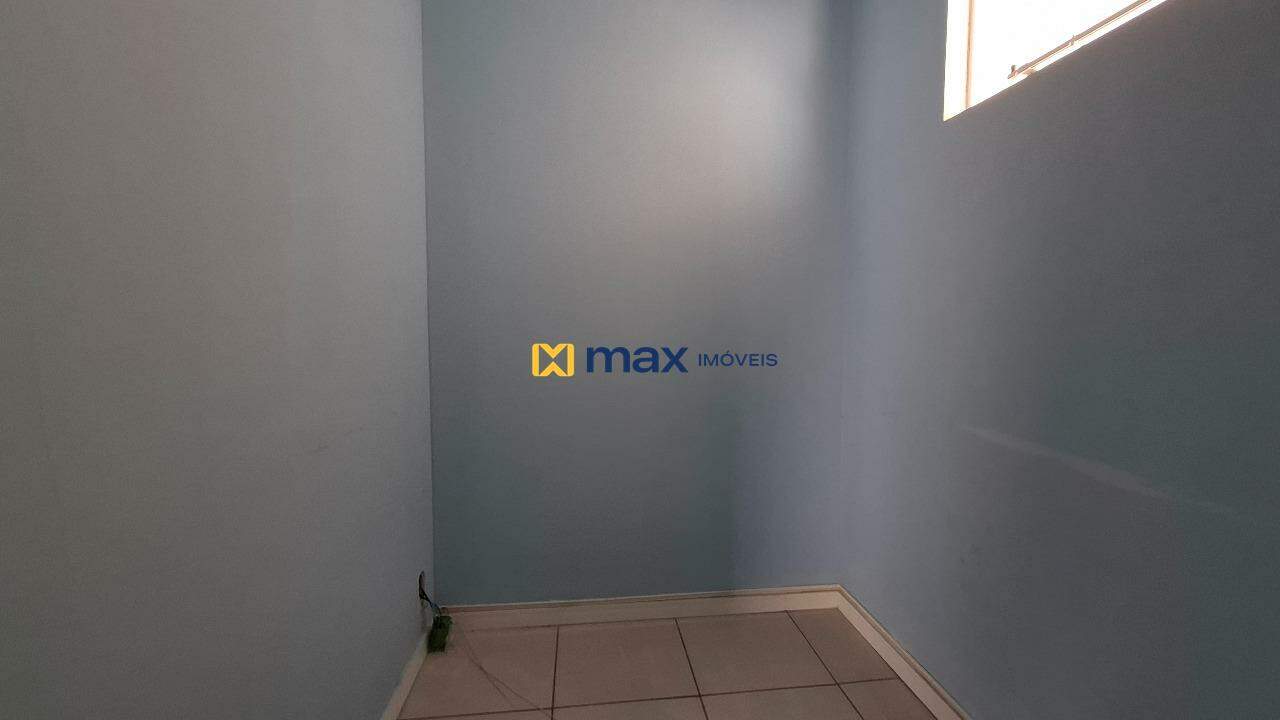 Casa Comercial à venda no Centro: Sala 14