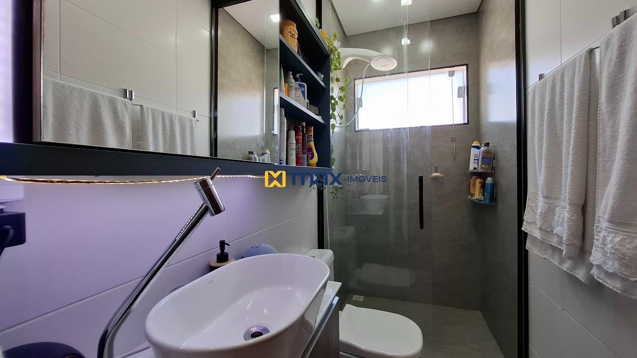 Casa à venda no São João: Banheiro suíte