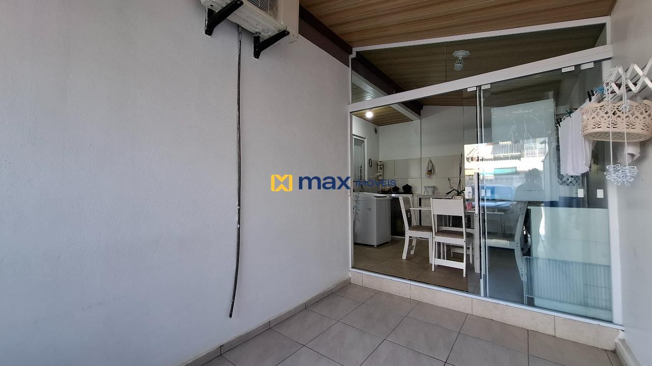 Casa à venda no Santa Regina: Garagem