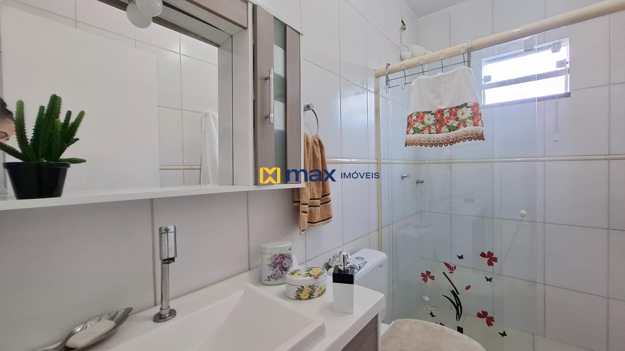 Casa à venda no Santa Regina: Banheiro social