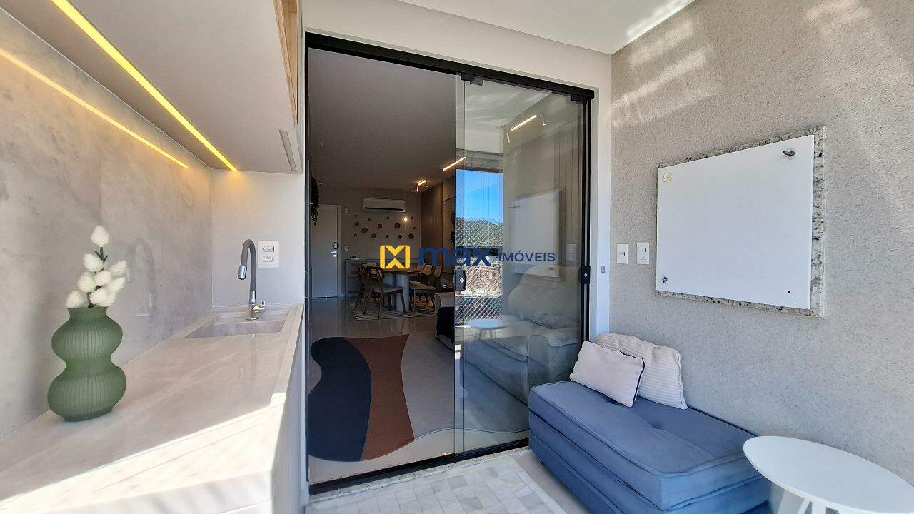Apartamento à venda no Fazenda: Sacada com churrasqueira