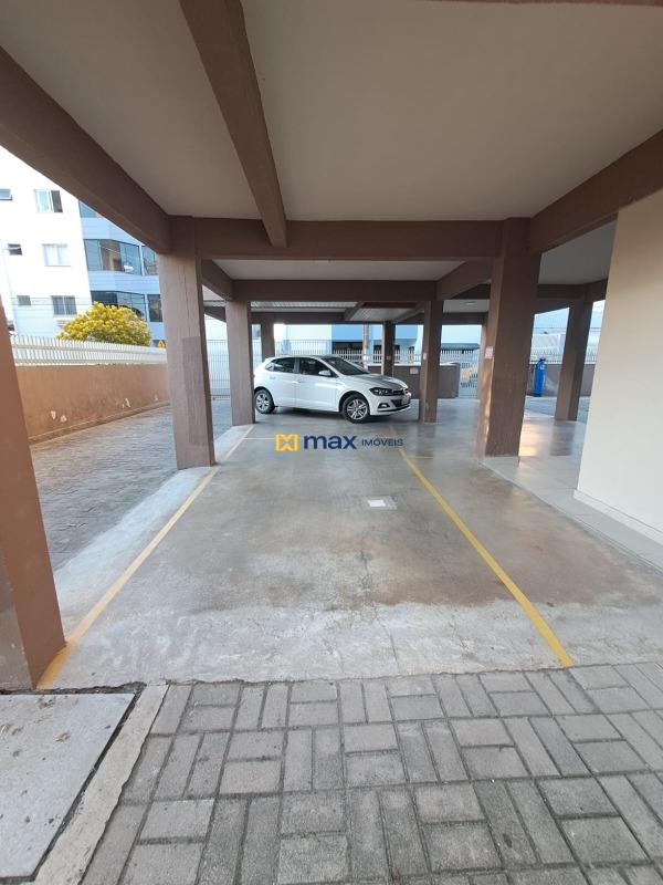 Apartamento para aluguel no Gravatá: Garagem