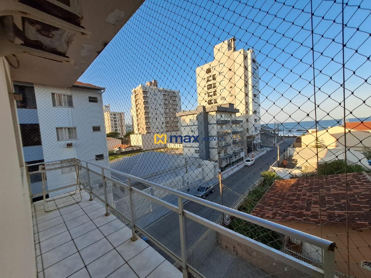 Apartamento para aluguel no Gravatá: Sacada sala vista mar