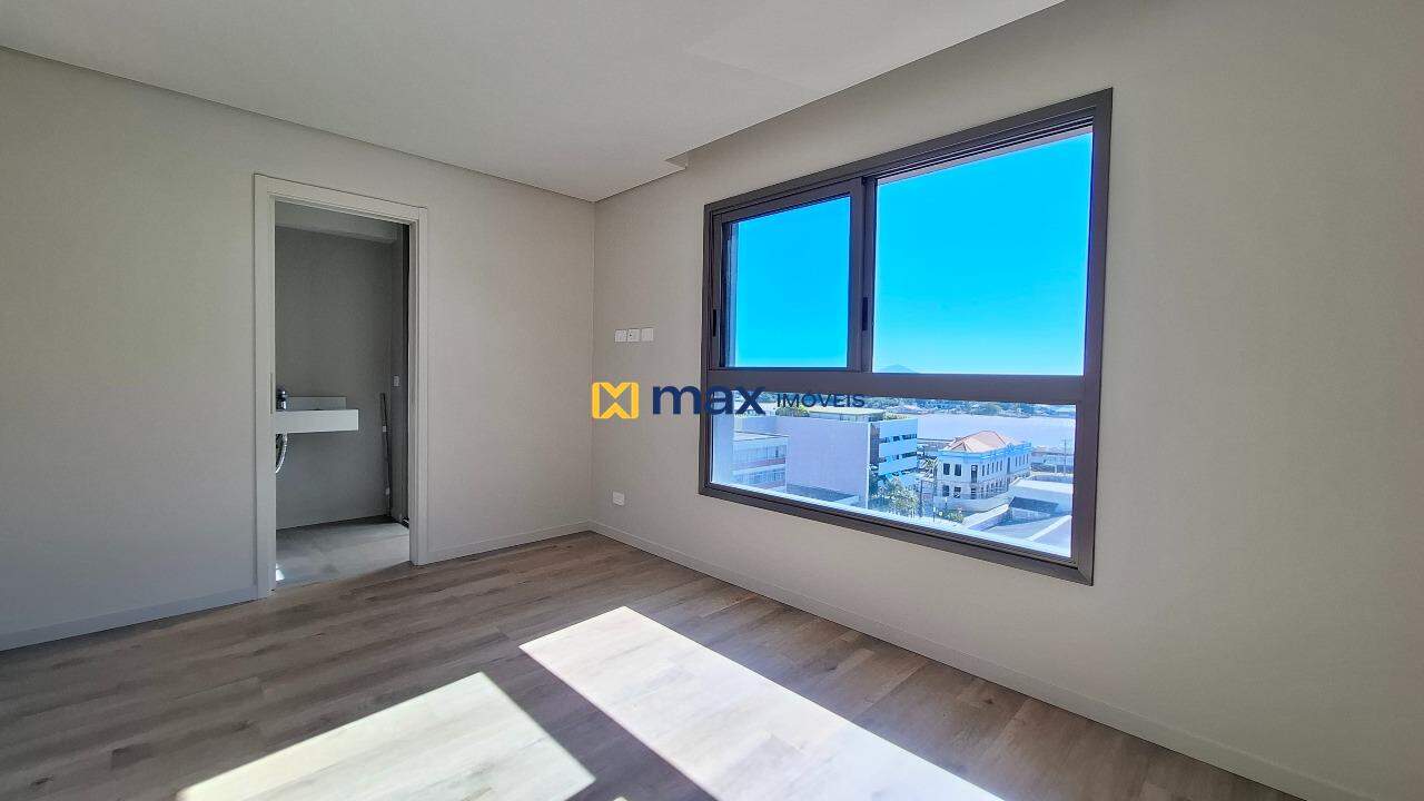 Apartamento à venda no Centro: Suíte 2