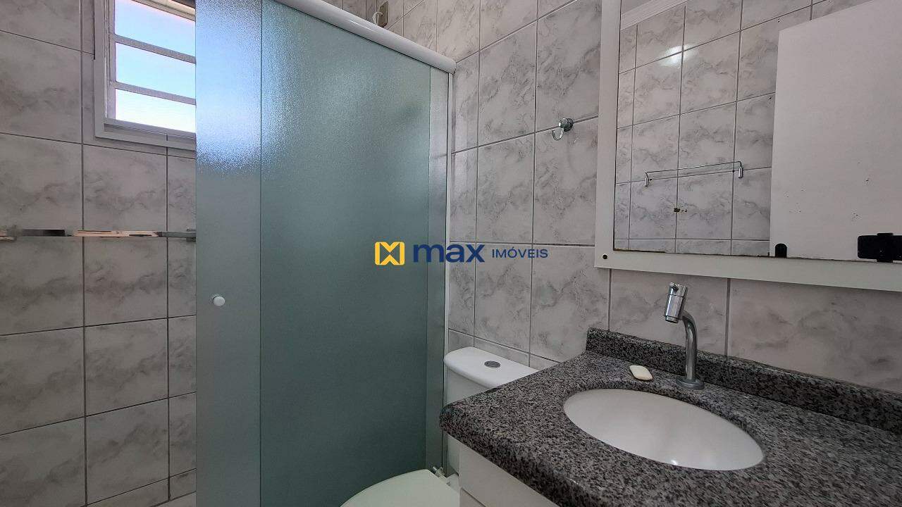 Apartamento à venda no Fazendinha: Banheiro social