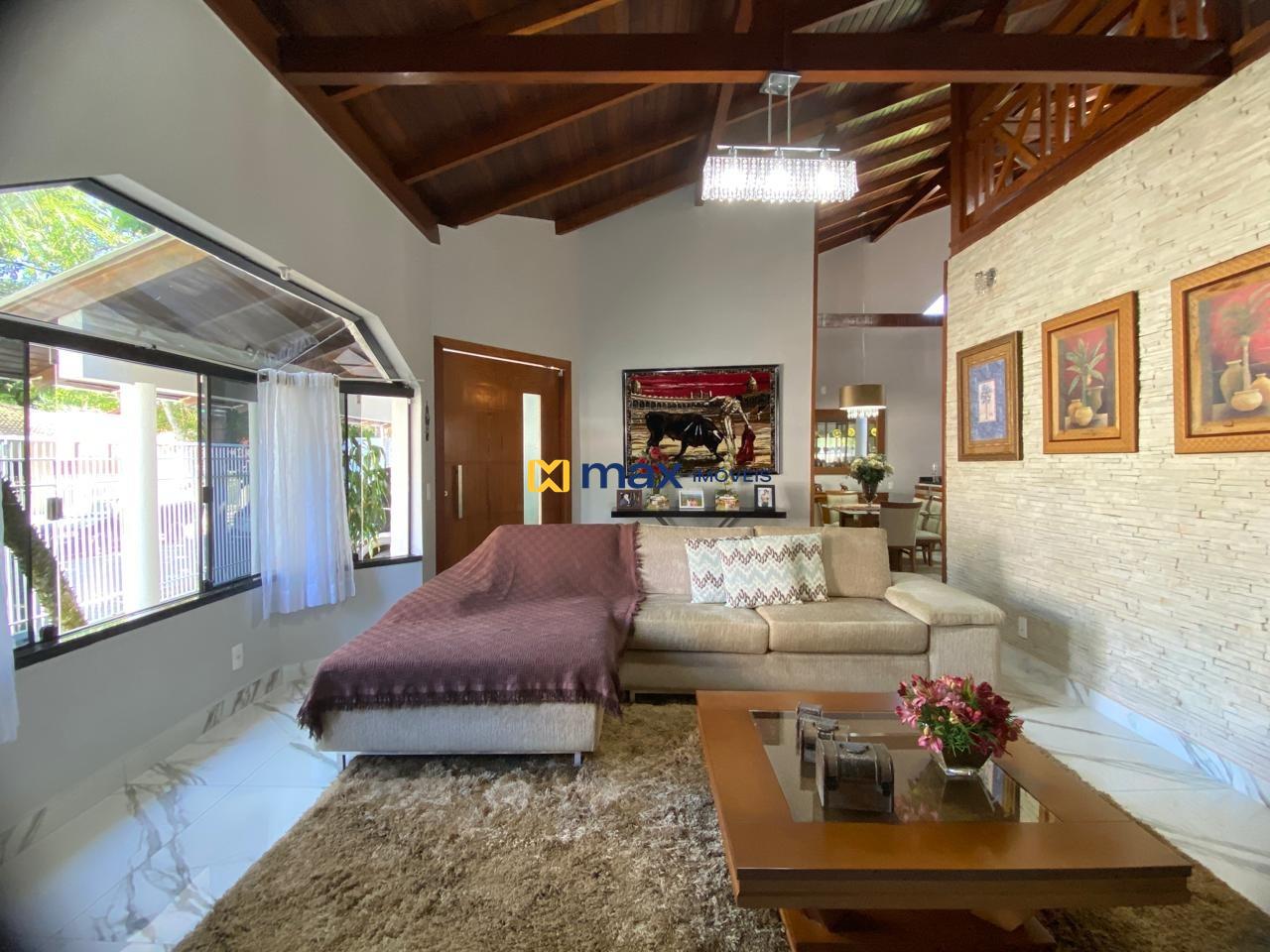 Casa à venda no Ressacada: Sala de estar