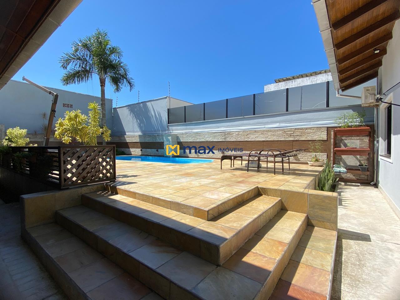 Casa à venda no Ressacada: Piscina