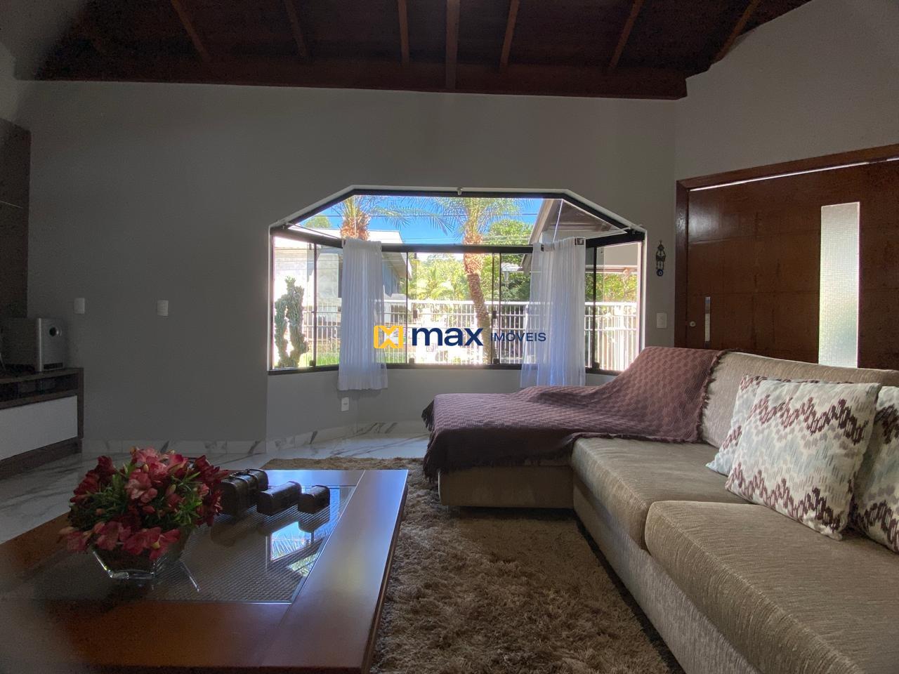 Casa à venda no Ressacada: Sala de estar