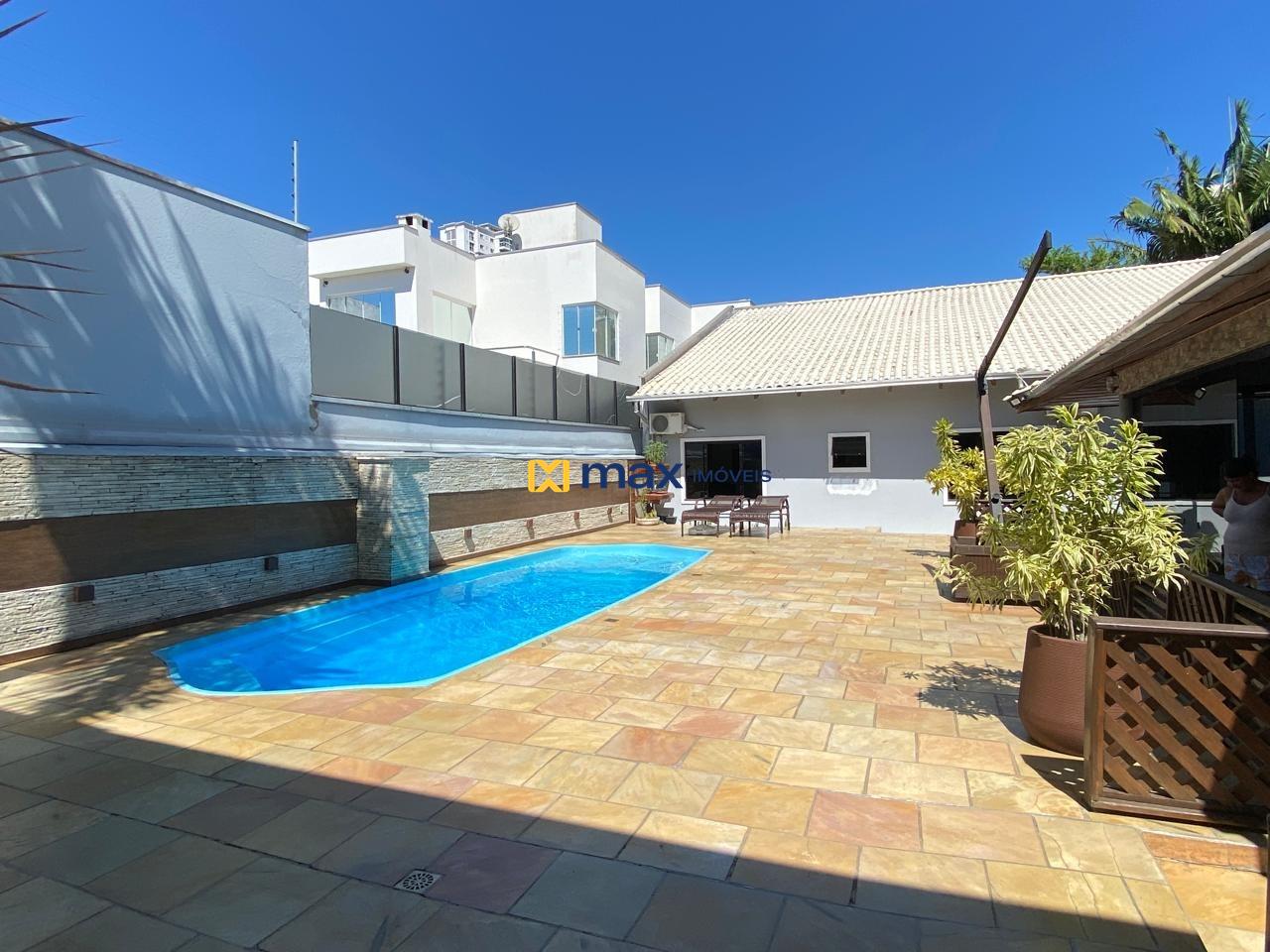 Casa à venda no Ressacada: Piscina