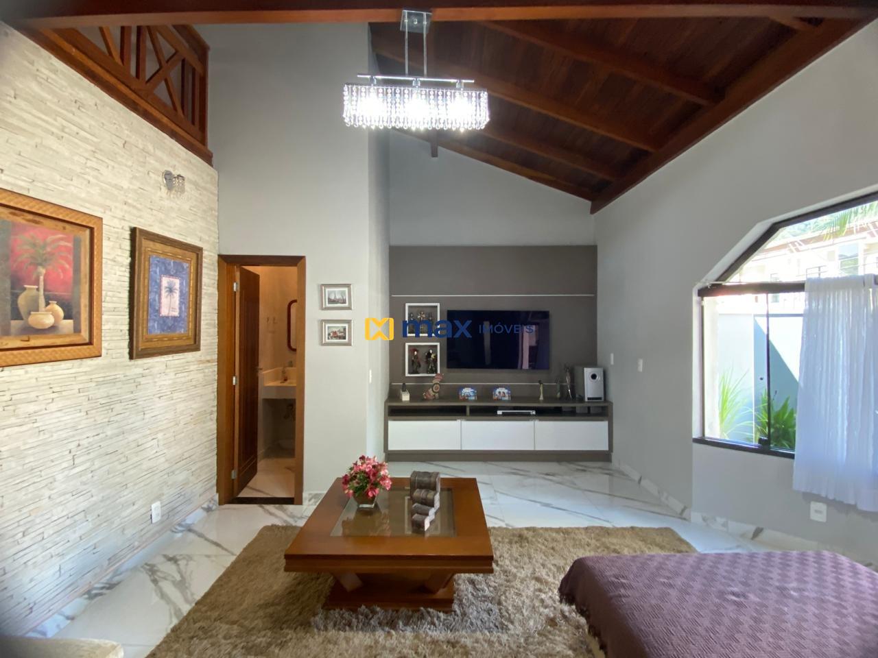 Casa à venda no Ressacada: Sala de estar