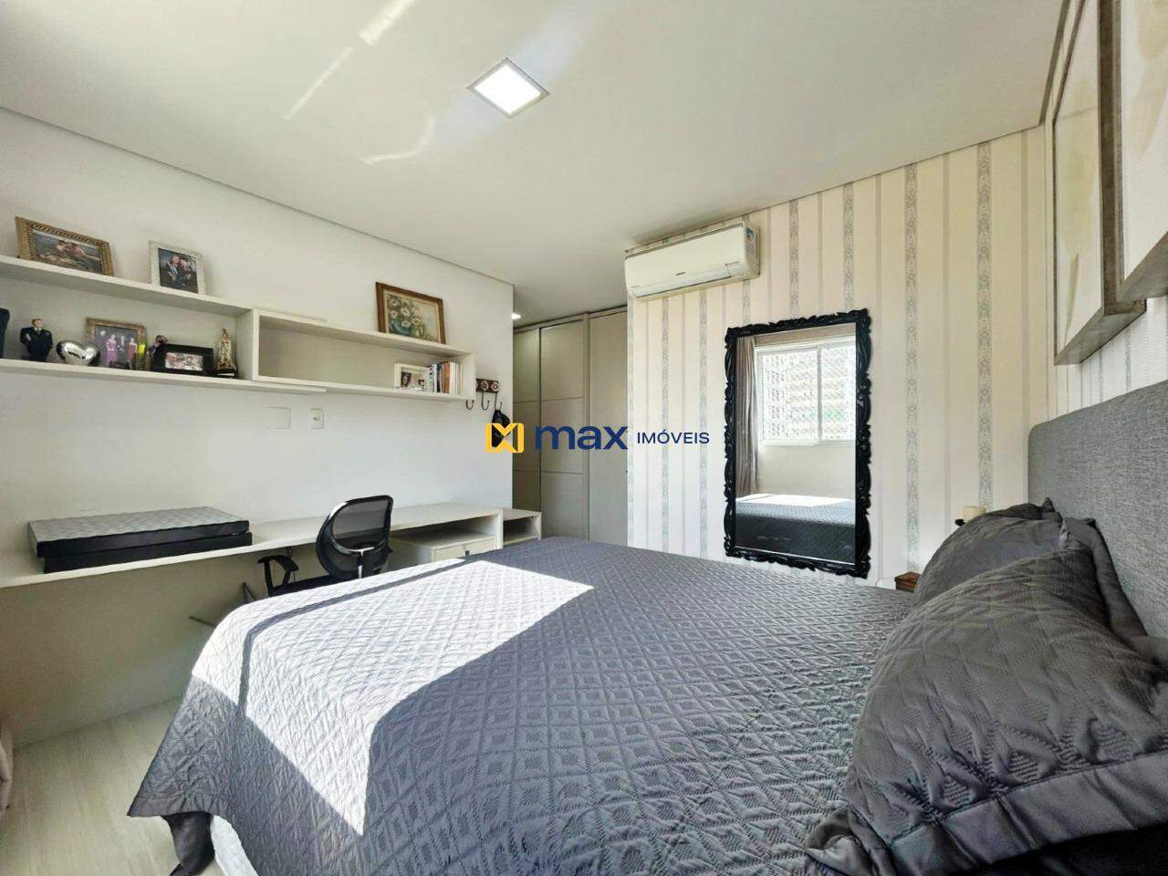 Apartamento para aluguel no Centro: Suíte 1 (Janela com Vista Mar)