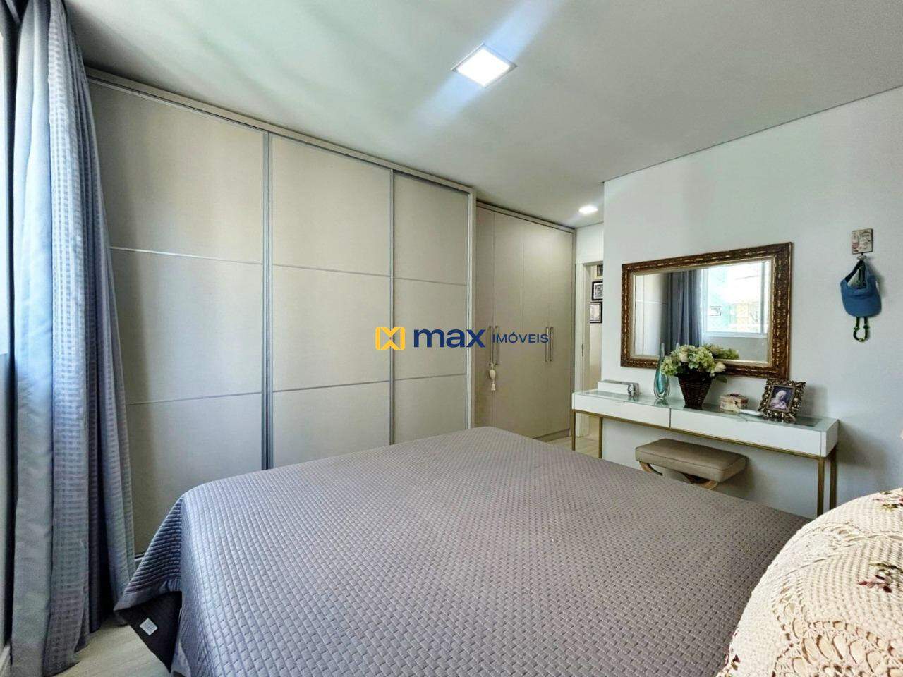Apartamento para aluguel no Centro: Suíte 3 (Janela com Vista Mar)