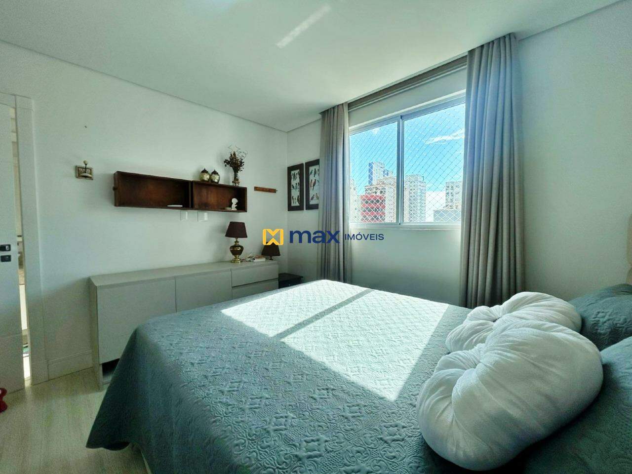 Apartamento para aluguel no Centro: Suíte 2 (Janela com Vista Mar)